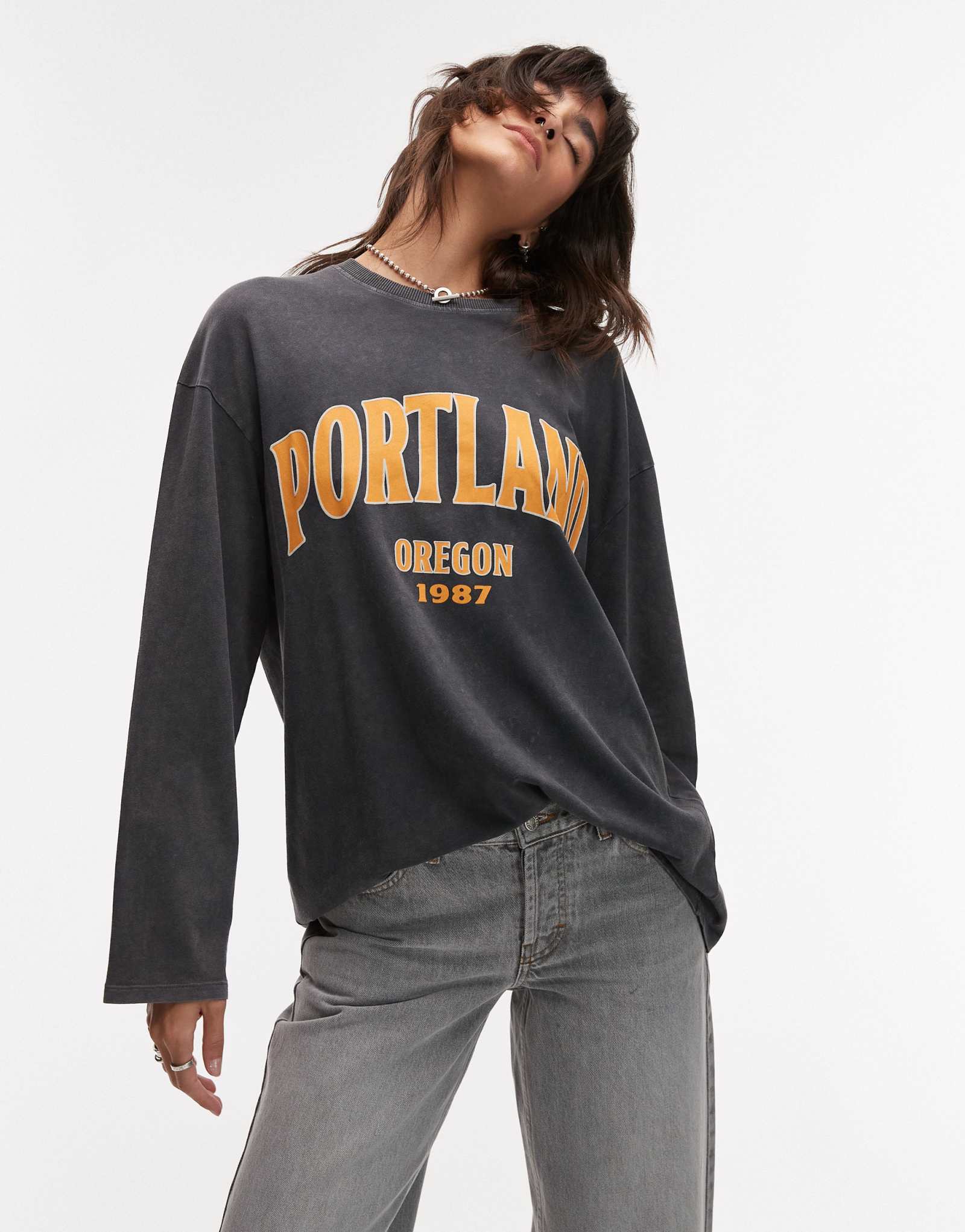 Футболка для конькобежцев Topshop graphic Portland с длинным рукавом серого цвета