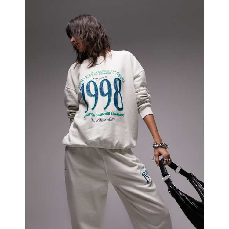 Studio to online street print sweatshirt