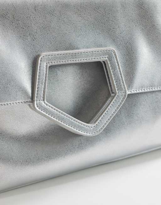 Topshop Gregry oversized folded clutch bag in silver, 3 of 4