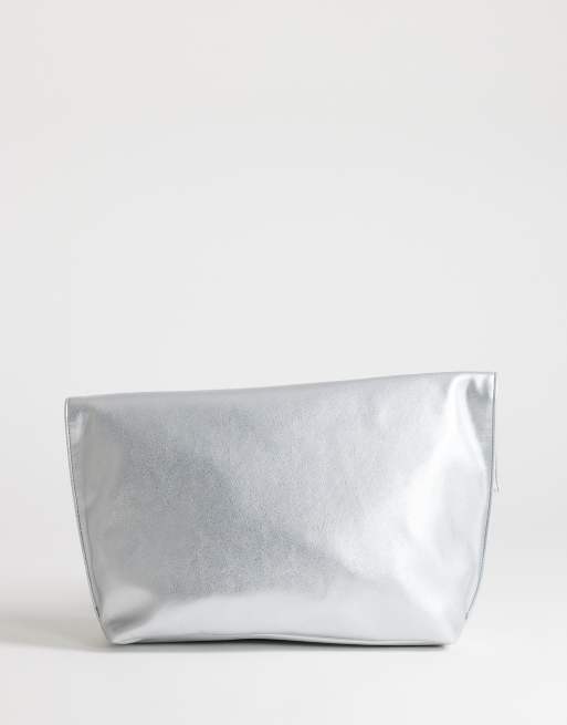 Topshop Gregry oversized folded clutch bag in silver, 4 of 4