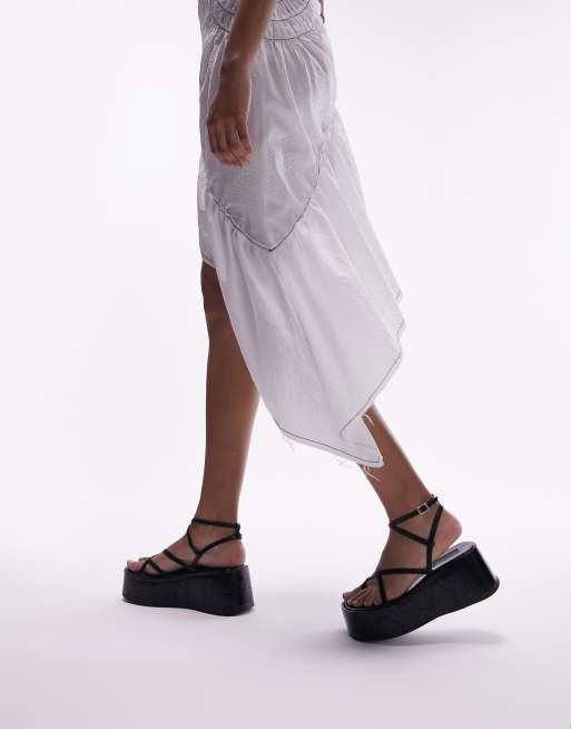 Topshop - Greta - Sorte flatform-sandaler med stropper og slangemønster 