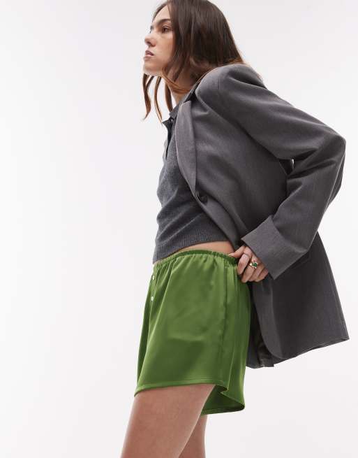 Topshop – Gröna trosshorts i satin med knappar, 3 av 5