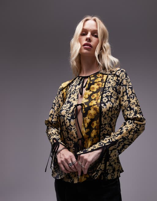 Topshop - Gul patchwork-jakke med bindebånd foran og blomstret tørklædeprint