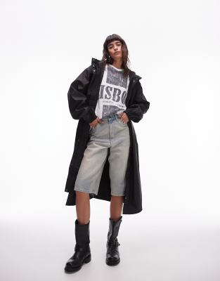 Topshop - Gummierter Regen-Trenchcoat in Schwarz