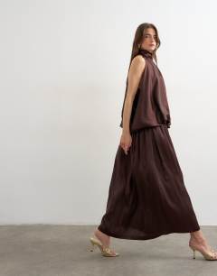 Halter neck voluminous blouson maxi dress in chocolate