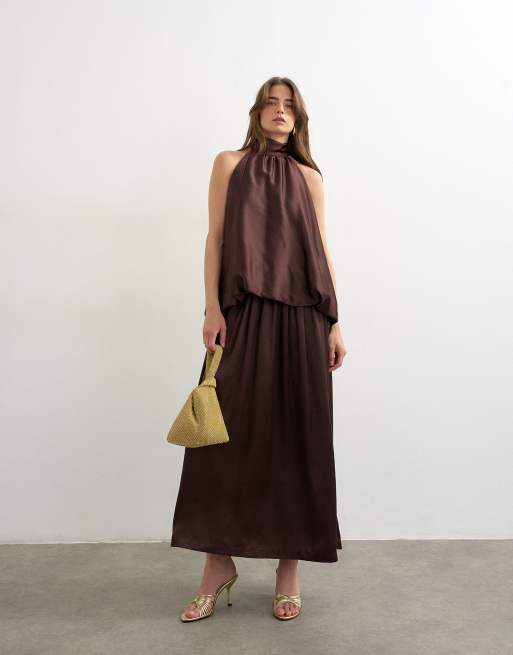 Topshop halter neck voluminous blouson maxi dress in chocolate, 2 of 4