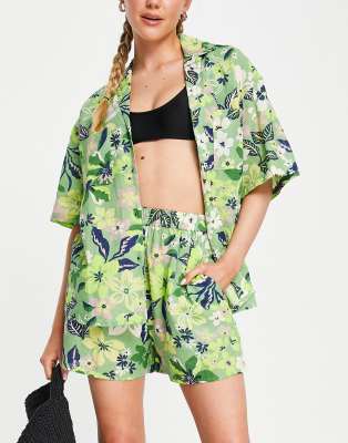 Topshop hawaiian shirt and shorts beach resort set in multi