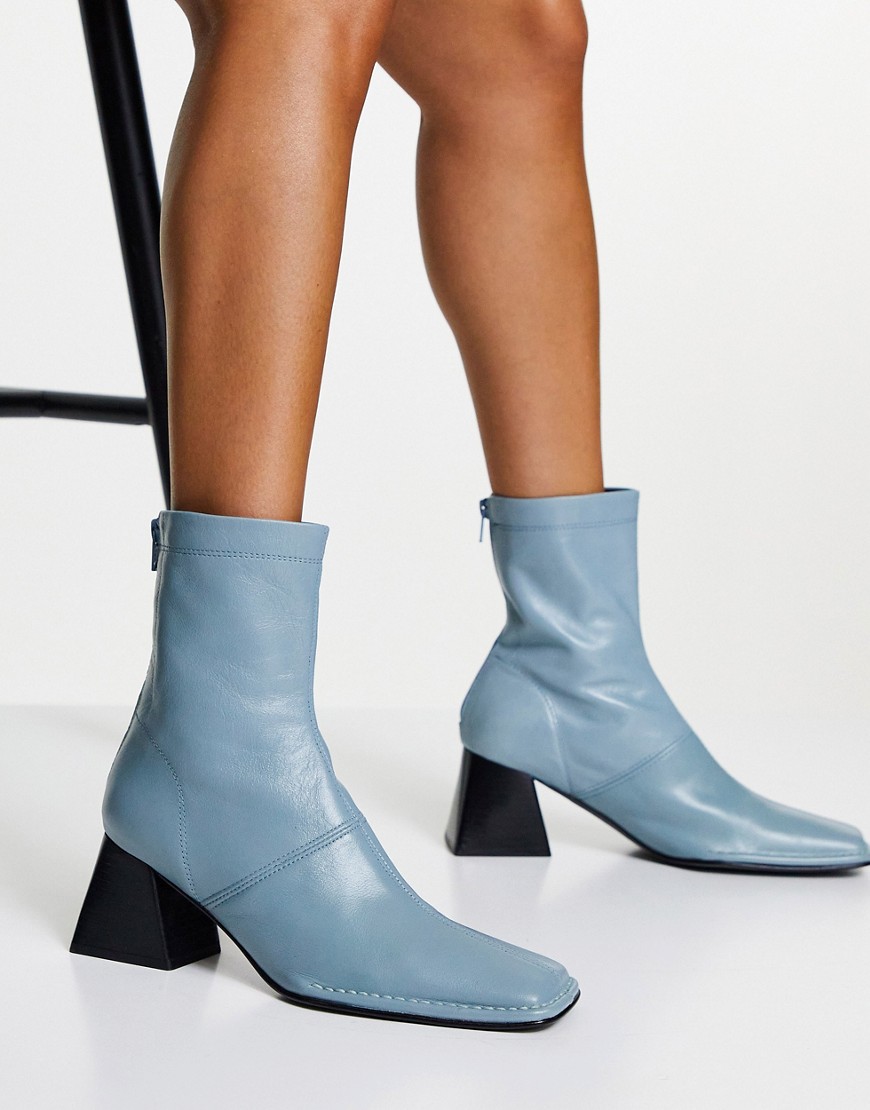 Topshop Hazel leather block heel ankle boot in blue-Blues