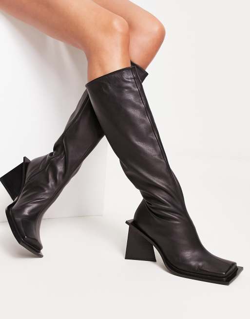 Under knee outlet boot