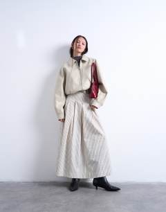 Heavy pleated maxi full circle skirt in woven mono stripe