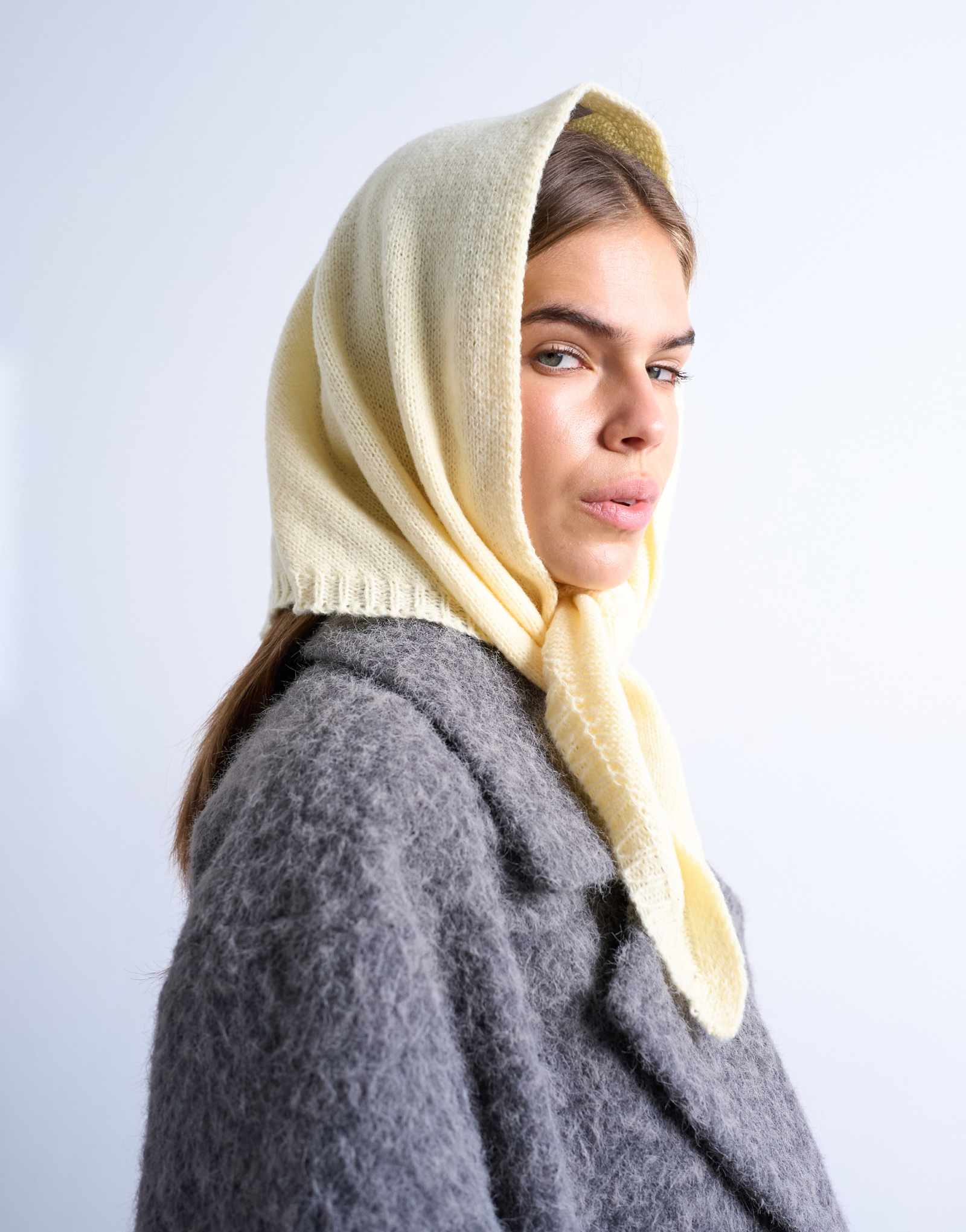 Шарф с капюшоном Topshop Heidi цвета пахты