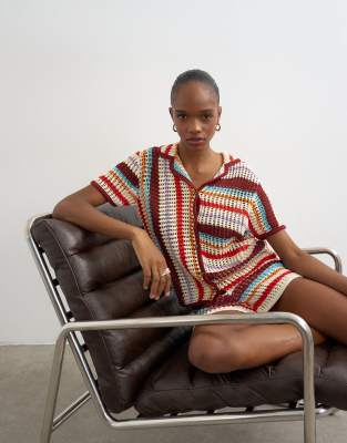 Topshop - Hemd aus Häkelstrick in Burgunderrot mit Streifen, Kombiteil