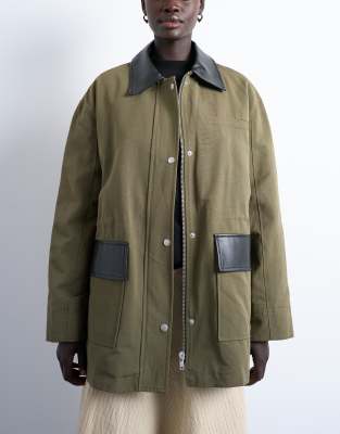 Topshop - Hemdjacke in Dunkelgrün mit aufgesetzter Tasche