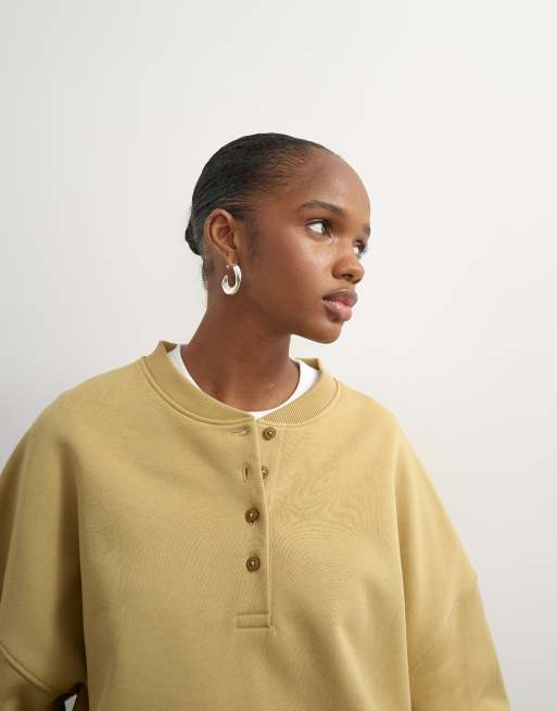 Topshop Henley-sweatshirt met knoopdetails in zachte kaki, 2 van 4