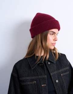 Henry ribbed beanie in burgundy