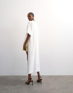 Model wearing High low tunic oversized t-shirt in ivory