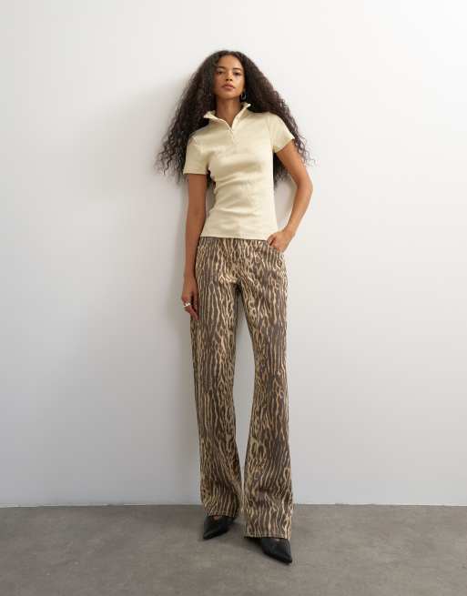 Topshop high neck zip through short sleeve rib top in cream, 3 of 4