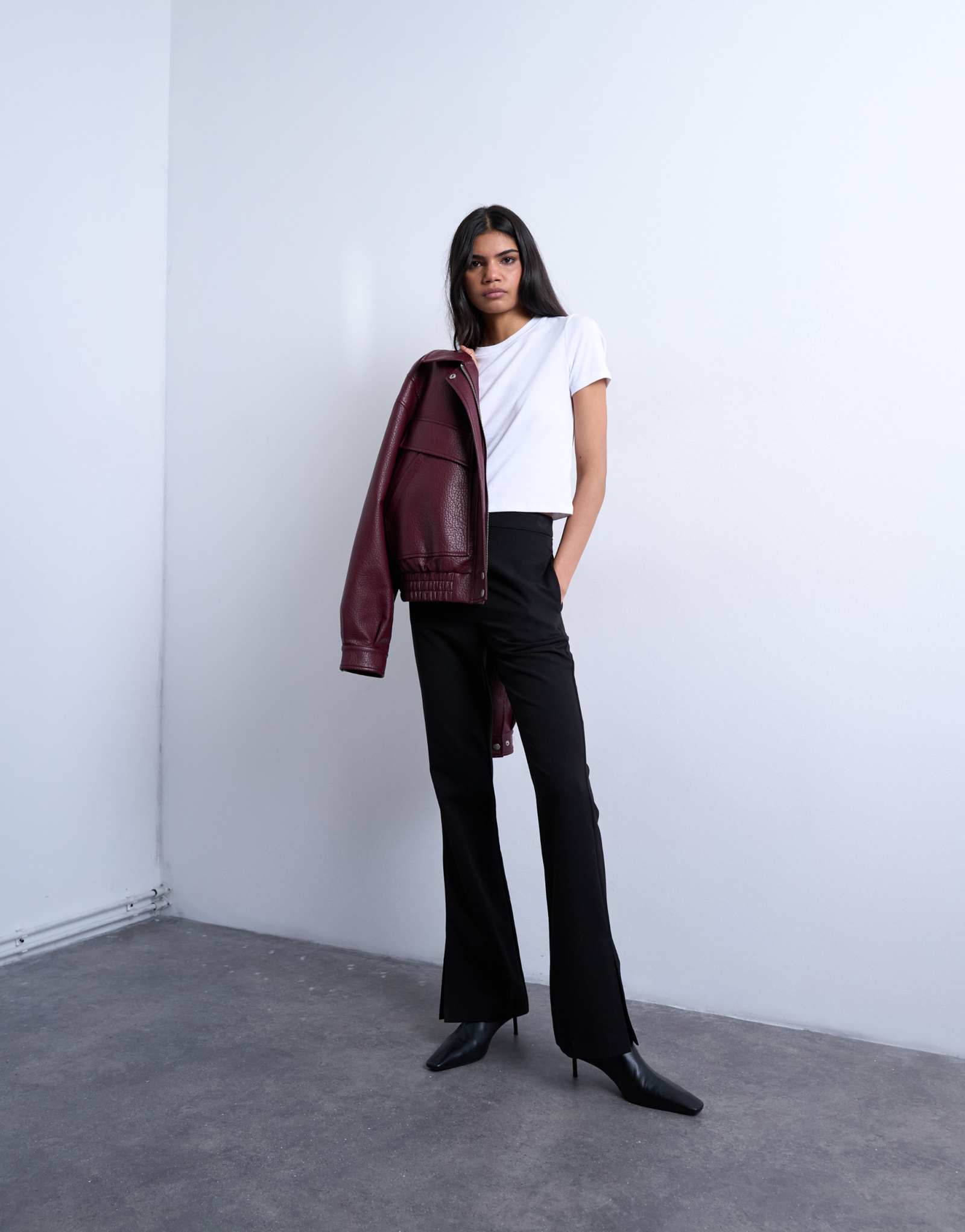 Брюки-клеш с высокой посадкой от Topshop черного цвета