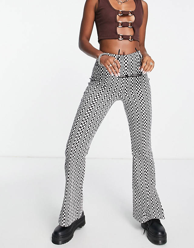 Topshop - highwaisted bengaline flared trouser with side splits in checkerboard print