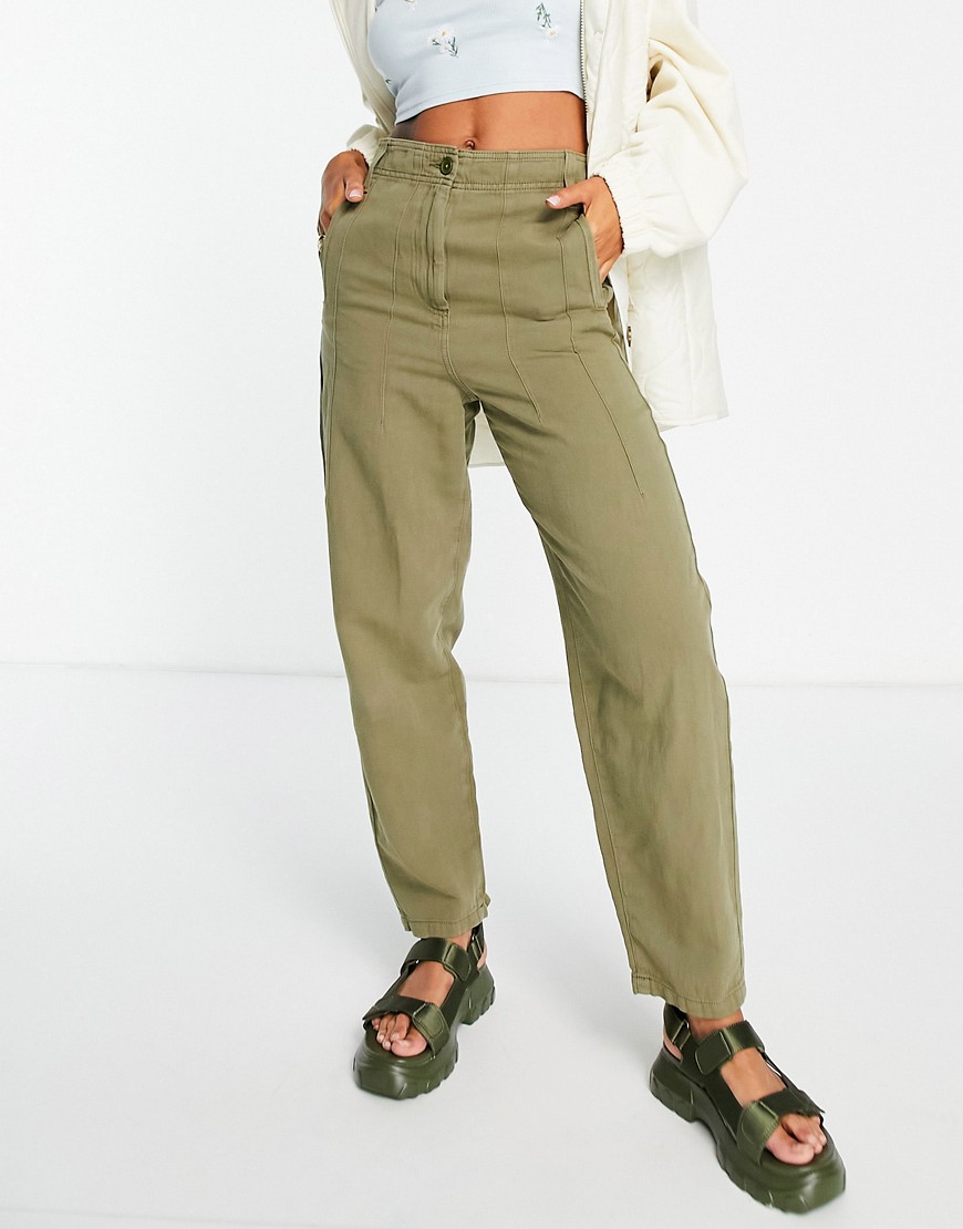 Topshop highwaisted lightweight peg trouser in khaki-Green