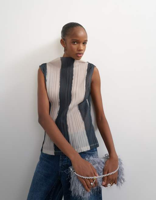 Topshop højhalset plissé-top i monokrom, 2 af 4