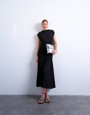 Topshop - Hochgeschlossenes, gerafftes Maxikleid in Schwarz