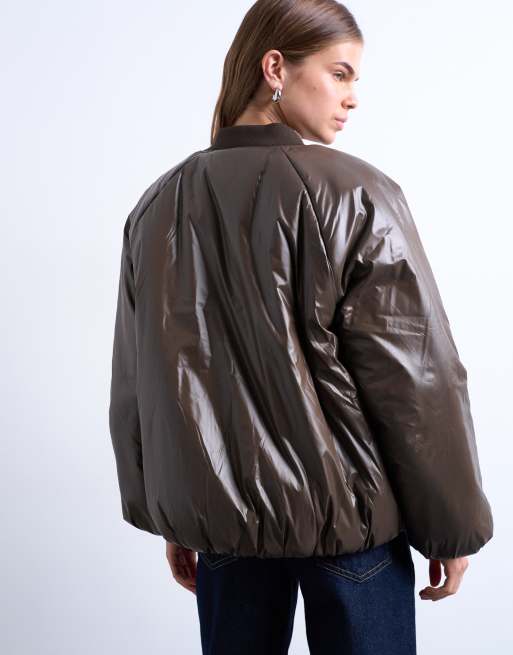 Topshop – Hochglänzende, wattierte Bomberjacke in Schokobraun, 4 von 4