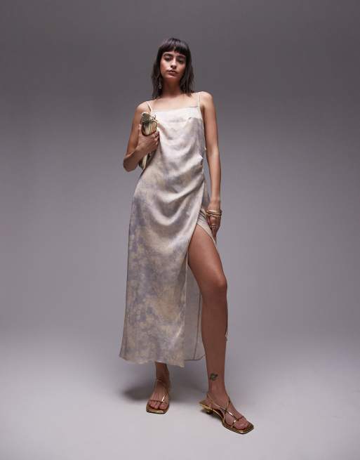 Topshop – Hochwertiges, gewickeltes Midi-Trägerkleid in Staubblau mit eckigem Ausschnitt und Blumenmuster