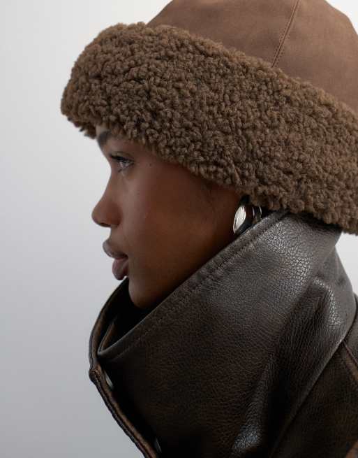 Topshop Honor cappello in montone con risvolto color cioccolato, 1 di 3