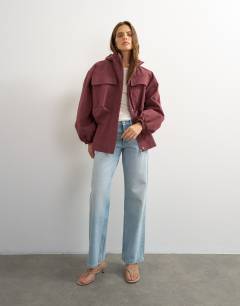 Model wearing Hooded cinch waist anorak in blackberry