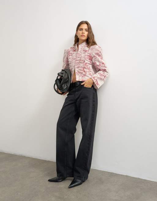 Topshop hoogsluitend boxy jacquardjack met froggingdetail in roze, 3 van 4
