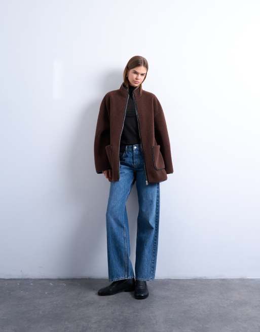 Topshop - Hoogsluitend makkelijk jack met lange pasvorm van imitatieschapenvacht in chocoladebruin, 2 van 4