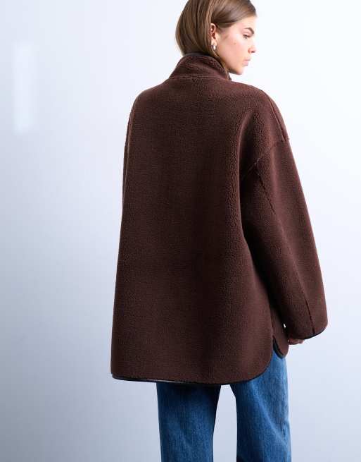 Topshop - Hoogsluitend makkelijk jack met lange pasvorm van imitatieschapenvacht in chocoladebruin, 4 van 4