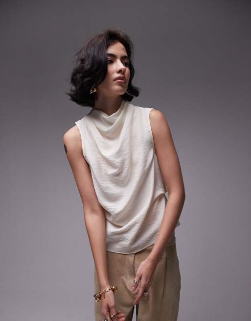 Topshop - Hoogsluitende mouwloze top in ivoorkleur