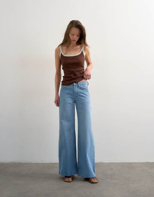 Topshop Horizon mid rise wide leg jeans in bleach, 2 of 7