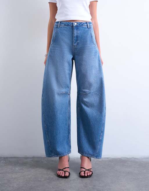 Topshop – Horseshoe – Barrel-Jeans in Mittelblau mit hohem Bund