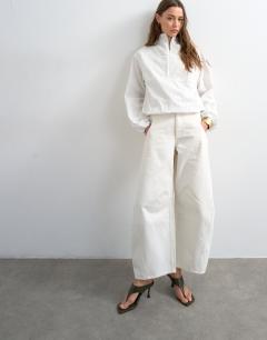 Horseshoe barrel mid rise jean in white