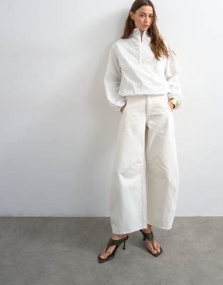 Topshop Horseshoe Barrel Mid Rise Jeans In White