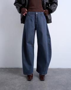 Model wearing Horseshoe high rise barrel jean in elephant grey