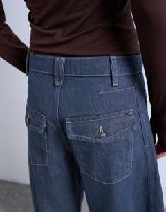 Model wearing Horseshoe high rise barrel jean in elephant grey