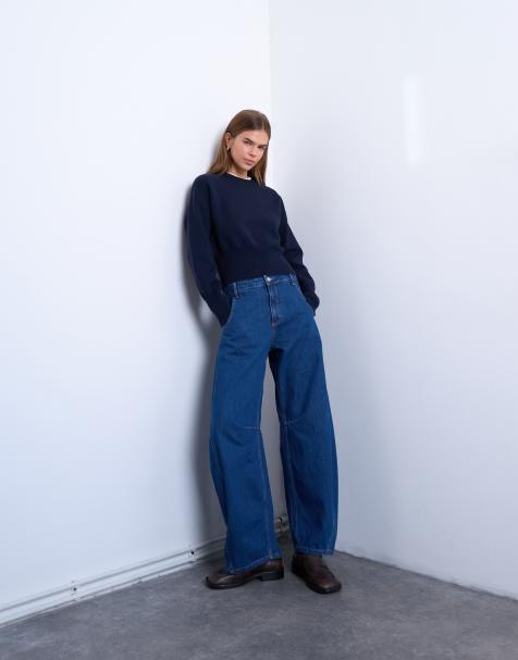 Topshop Horseshoe mid rise barrel jean in indigo rinse - view 1