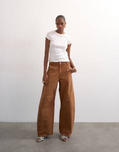 Horseshoe mid rise barrel jean in toffee