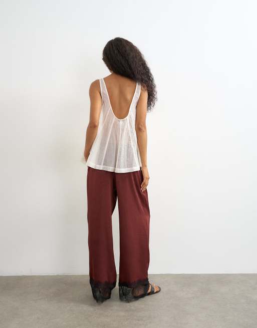 Topshop Hose aus Crinkle-Satin mit Spitzeneinsatz in Burgunderrot, 2 von 5