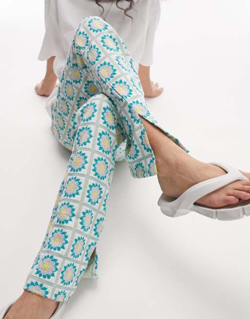 Topshop – Hose aus geblümtem Jacquard in Minzgrün mit geradem Schnitt und Seitenschlitz
