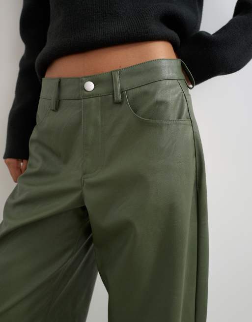 Topshop Hose aus Kunstleder mit Taillenband in Grün, 5 von 5