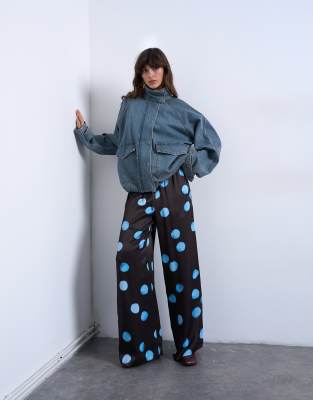 Topshop - Hose aus Satin mit weitem Bein, Kordelzugbund und Polka Dots-Bunt
