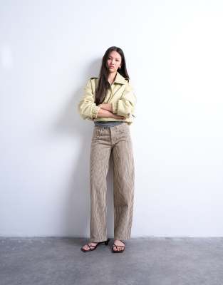 Topshop - Hose in Braun mit mehrfarbigen Streifen und verstellbarem Riemen-Brown
