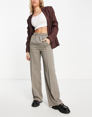 Topshop - Hose mit geradem Bein und schmaler Ziernaht in Grau