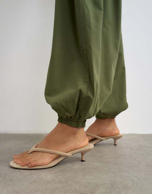 Topshop Hose mit tiefem Passe und Ballonschnitt in Khaki, 5 von 5