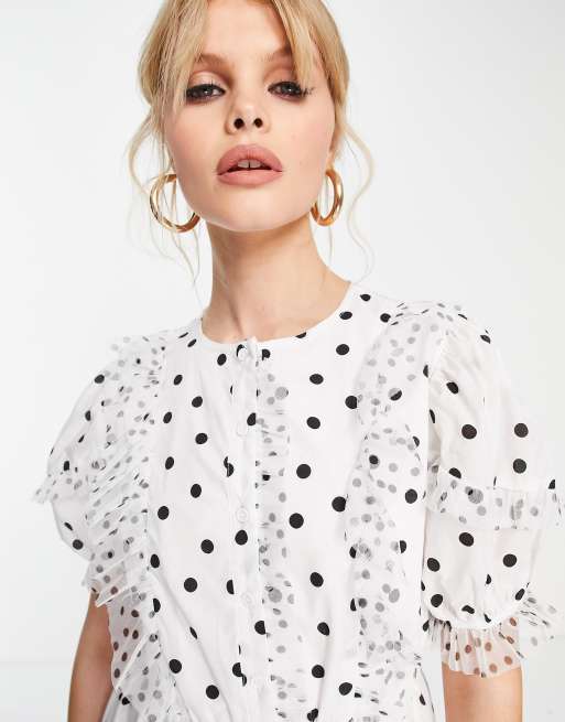 Topshop - Hvid mini-tea-kjole med flæser og blandede sorte prikker, 3 af 4
